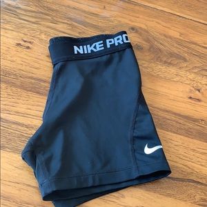 Child medium Black Nike shorts